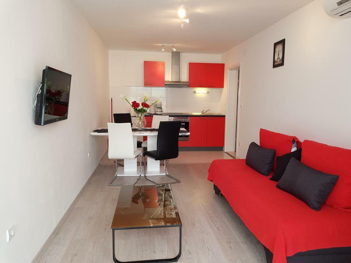 Antonia Apartman *